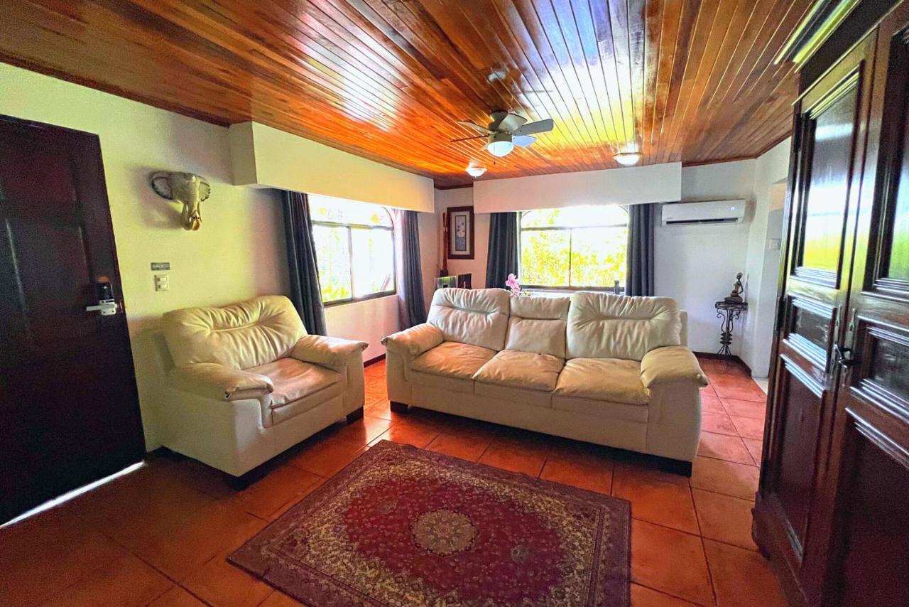 Casa Valentina - Ocean, Nature, Relax, Central Quepos Ngoại thất bức ảnh